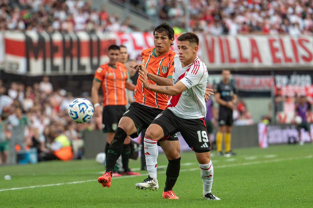 obando pelea ante river