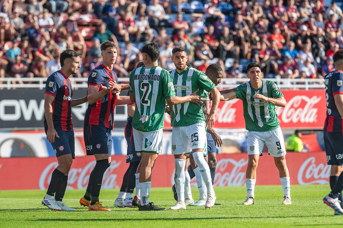 partido muy luchado entre san lorenzo y banfield