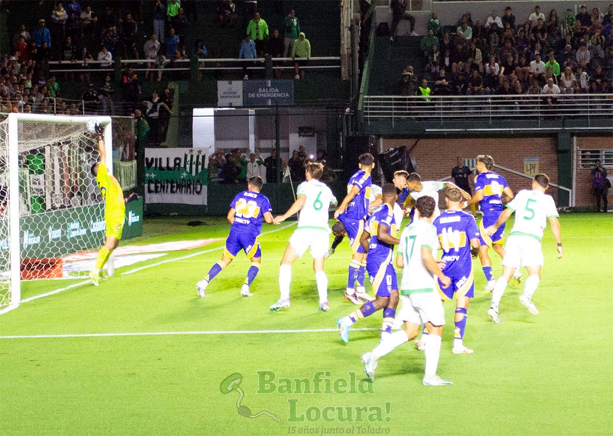 banfield estrella una pelota en el travesaño y no pudo ante boca