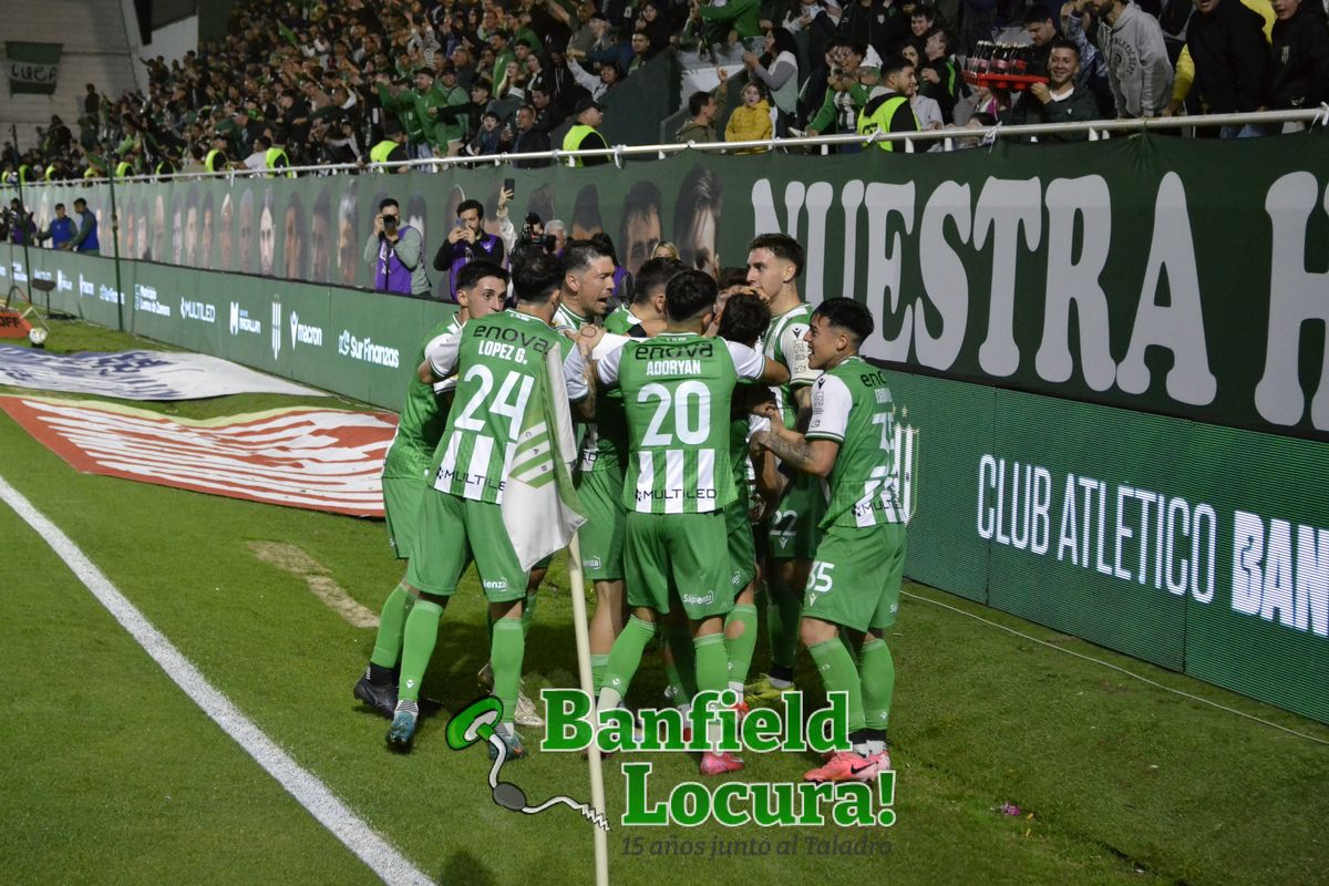 banfield festeja el unico gol de la noche ante tigre