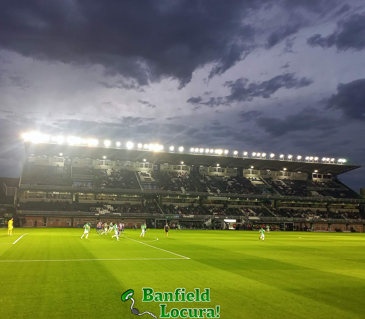 hermosa imagen del estadio florencio sola nocturo en donde banfield recibió a union por el clausura 2025