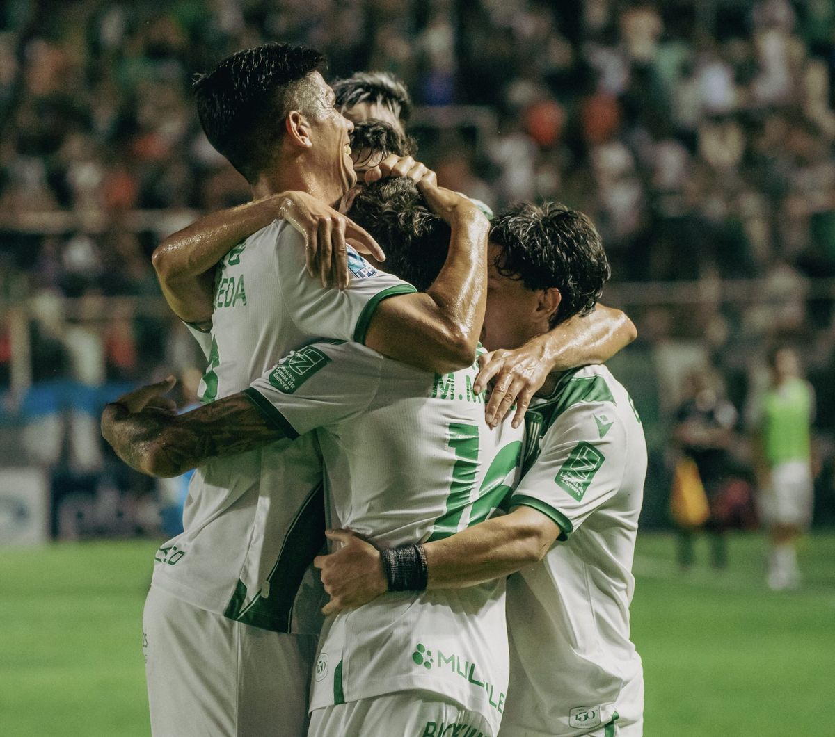 banfield festeja su primer triunfo del torneo apertura 2026